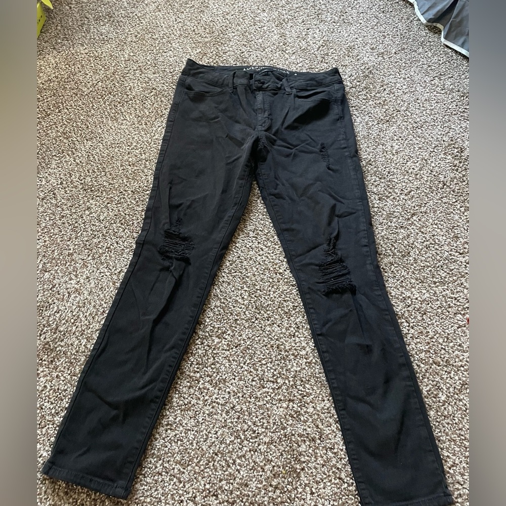 Super cute black ripped jeans